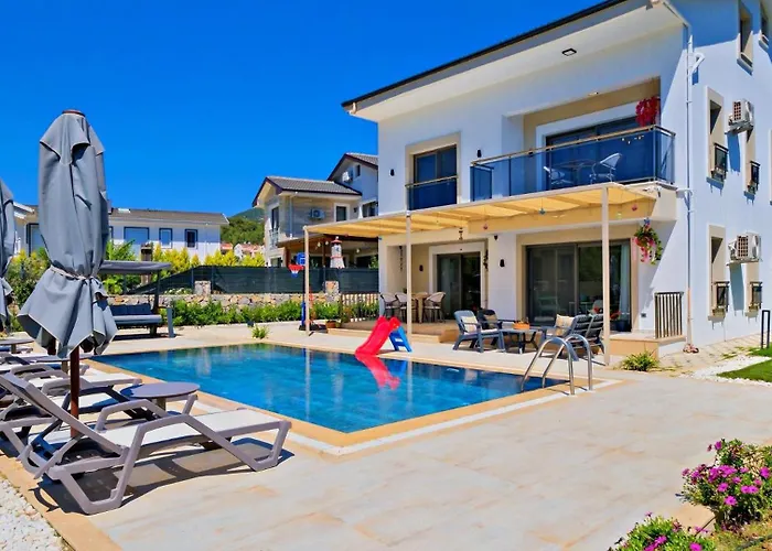Oludeniz 4 Bedroom فيلة فتحية