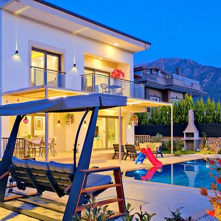 Oludeniz 4 Bedroom 9441 *