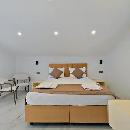 Oludeniz 4 Bedroom 9441 Вилла