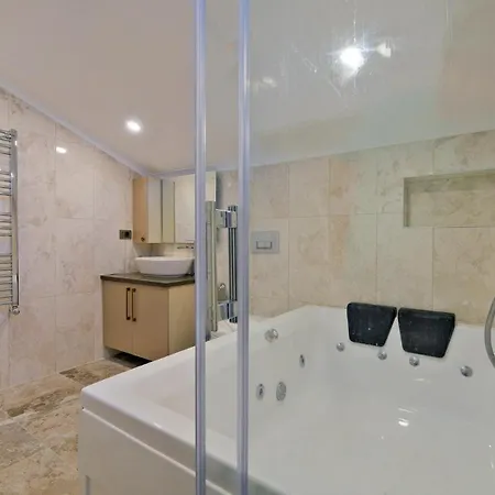 Oludeniz 4 Bedroom 9441 Вилла Фетхие