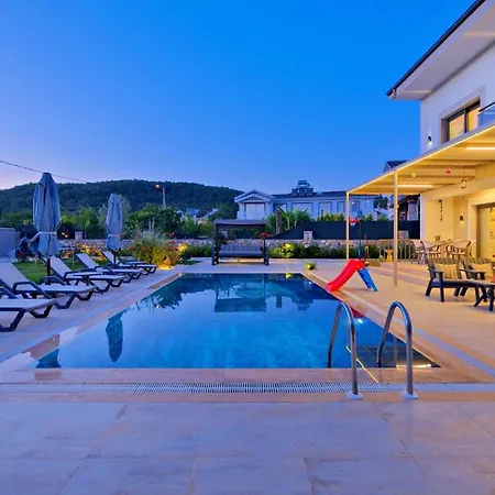 Oludeniz 4 Bedroom 9441 Вилла Фетхие