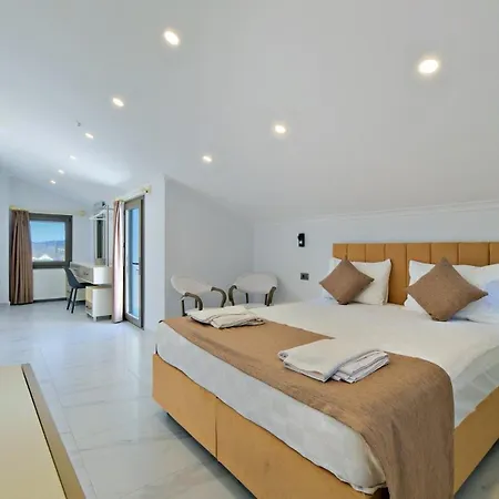 Oludeniz 4 Bedroom 9441 Вилла