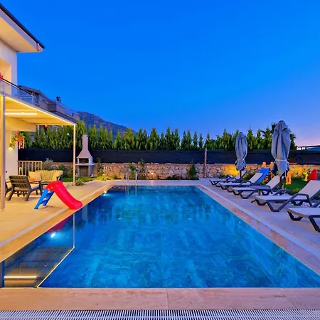Oludeniz 4 Bedroom 9441 Вилла Фетхие