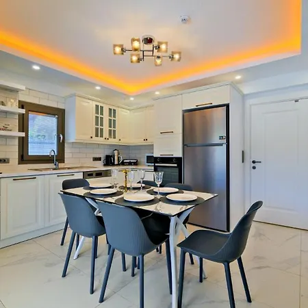 Oludeniz 4 Bedroom 9441 Вилла *